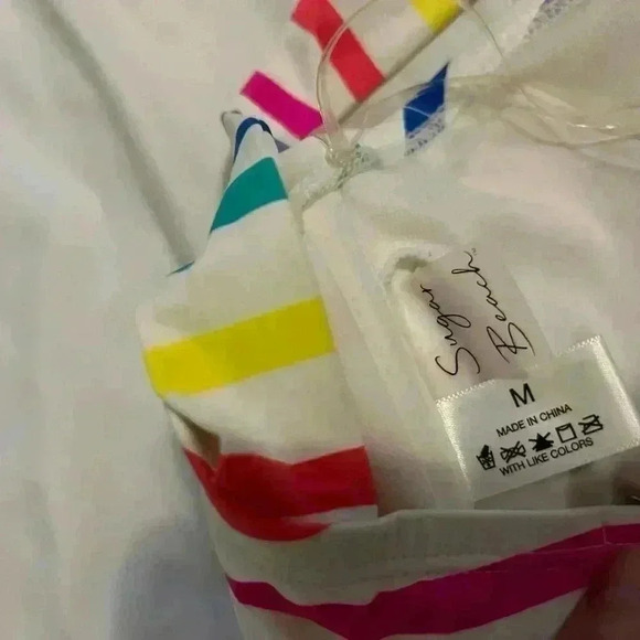 Sugar Beach bikini top sz medium, gold accents, removable pads - Picture 4 of 6